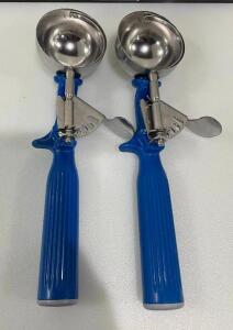 DESCRIPTION: (6) VOLLRATH SCOOPS BRAND / MODEL: VOLLRATH LOCATION: KITCHEN THIS LOT IS: SOLD BY THE PIECE QTY: 6