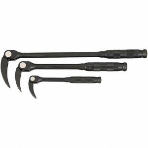 DESCRIPTION: (1) PRY BAR SET BRAND/MODEL: PROTO #40JD65 INFORMATION: BLACK RETAIL$: $248.44 EA SIZE: CHISEL END, 8 IN_12 IN_16 IN OVERALL LG, 8 IN_12