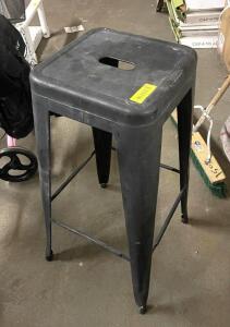 METAL BARSTOOLS (3 PACK) (GOOD CONDITION, NEEDS FRESH PAINT)