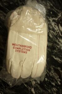 DESCRIPTION: (2) PACKS OF (12) LINED WORK GLOVES BRAND/MODEL: COMPLETION SYSTEMS #RN17432 RETAIL$: $16.50 EA SIZE: SIZE S QTY: 2