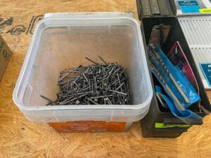 LARGE GROUP OF ASSORTED ROOFING NAILS