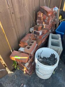 LARGE GROUP OF ASSORTED BRICK