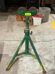 ADJUSTABLE PIPE STAND