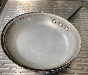 (3) 10" SKILLETS