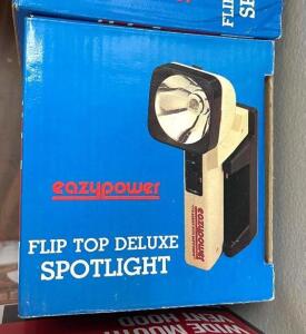 FLIP TOP DELUXE SPOTLIGHT (2 PACK)