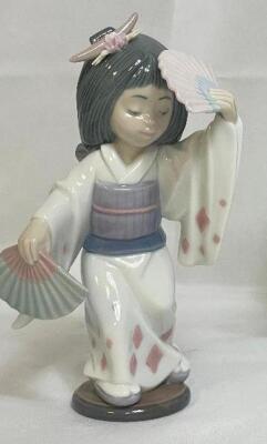 LLADRO PORCELAIN FIGURINE