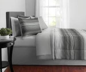 DESCRIPTION: (1) COMPFORTER SET WITH SHEETS BRAND/MODEL: MAINSTAYS INFORMATION: GRAY RETAIL$: $40.00 EA SIZE: FULL QTY: 1