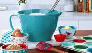 DESCRIPTION: (1) MIXING BOWL SET BRAND/MODEL: PIONEER WOMAN RETAIL$: $40.00 EA SIZE: 14 PIECES QTY: 1