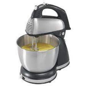DESCRIPTION: (1) HAND STAND MIXER BRAND/MODEL: HAMILTON BEACH INFORMATION: STAINLESS AND BLACK RETAIL$: $40.00 EA SIZE: 4QT QTY: 1