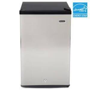 DESCRIPTION: (1) UPRIGHT FREEZER BRAND/MODEL: WHYNTER INFORMATION: BLACK AND STAINLESS RETAIL$: $264.99 EA SIZE: 3.0 CU FT QTY: 1