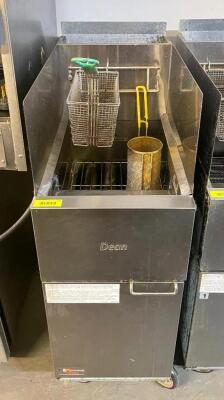 43 LB. GAS FRYER WITH LEFT AND RIGHT SIDE SPLASH GUARD