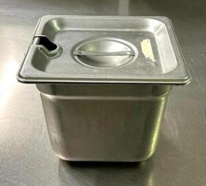 (6) 1/6 SIZE STAINLESS INSERTS WITH LIDS