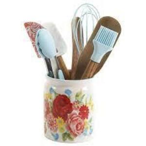 (1) UTENSIL CROCK WITH MINI TOOLS SET