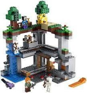 (1) MINECRAFT LEGO SET