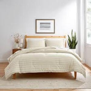 (1) COMFORTER SET