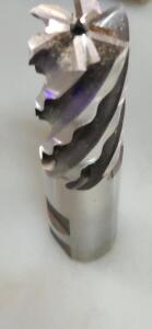 DESCRIPTION: (2) HSCo8 SQ ROUGHING/FINISHING END MILLS BRAND/MODEL: WELDON 77419885 RETAIL$: $112 SIZE: 1" 30 DEG QTY: 2