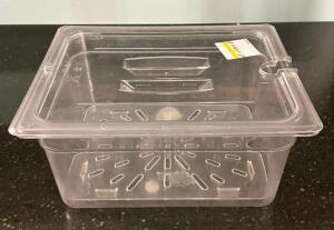 (4) 1/2 SIZE PLASTIC INSERTS WITH LIDS AND DRAIN TRAYS