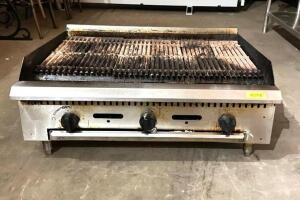 DESCRIPTION: CROWN 36" GAS TABLETOP 3-BURNER CHARBROILER BRAND/MODEL: CROWN PCB36 SIZE: 36" X 30" QTY: 1