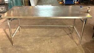 DESCRIPTION: 72" X 30" STAINLESS PREP TABLE SIZE: 72" X 30" QTY: 1