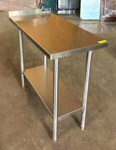 DESCRIPTION: 18" X 36" STAINLESS PREP FILLER TABLE SIZE: 18" X 36" QTY: 1