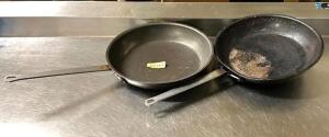 DESCRIPTION: (2) 14.5" ALUMINUM SKILLETS SIZE: 14.5" QTY: 2