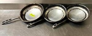 DESCRIPTION: (3) 10.5" ALUMINUM SKILLETS SIZE: 10.5" QTY: 3