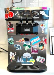 TAYLOR SOFT SERVE ICE CREAM/FROZEN YOGURT MACHINE
