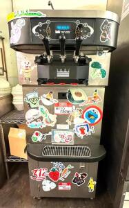 TAYLOR SOFT SERVE ICE CREAM/FROZEN YOGURT MACHINE