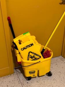 ROLLING MOP BUCKET WITH WET FLOOR SIGN