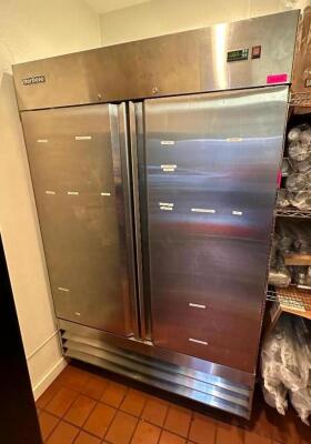 2-DOOR STAINLESS REACH-IN FREEZER ON CASTERS