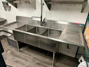 92" THREE WELL STAINLESS POT SINK W/ LEFT AND RIGHT DRY BOARDS. W/ SPRAY NOZZLE.