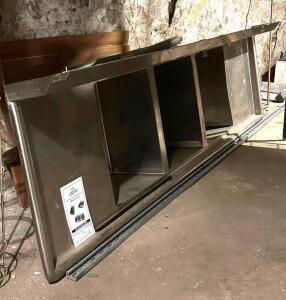 88" X 25" / 3 WELL STAINLESS SINK WITH LEGS