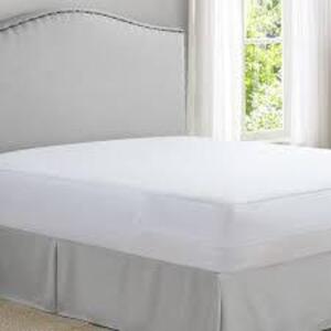 DESCRIPTION: (5) ALL IN ONE BED BUG BLOCKER WATERPROOF ZIPPERED MATTRESS PROTECTOR BRAND/MODEL: ALL IN ONE INFORMATION: WHITE RETAIL$: $20.00 EA SIZE: