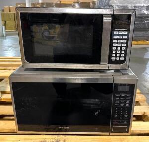 DESCRIPTION: (2) STAINLESS STEEL COUNTERTOP MICROWAVE OVENS BRAND/MODEL: SAMSUNG AND HAMILTON BEACH INFORMATION: OUT OF BOX, WORKING CONDITION UKNOWN