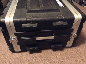 DESCRIPTION: (1) RACK CASE BRAND/MODEL: MCM CUSTOM INFORMATION: BLACK RETAIL$: $200.00 EA SIZE: 19" QTY: 1