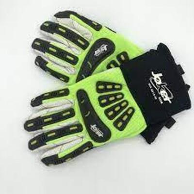 DESCRIPTION: (6) IMPACT WORK GLOVES BRAND/MODEL: JOKER/MX2515-M INFORMATION: NEON GREEN,BLACK & WHITE RETAIL$: 30.00 EACH SIZE: MEDIUM QTY: 6