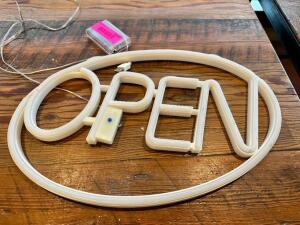 LED " OPEN" SIGN W/ USB POWER CORD