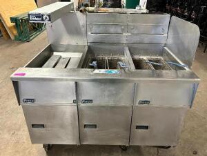 DESCRIPTION: (2) PITCO 40 LB. GAS DEEP FRYERS W/ (1) FRY DUMP STATION W/ HEAT LAMP WARMER. VERY CLEAN BRAND / MODEL: (2) PITCO SG14 AND (1) PITCO SGBN