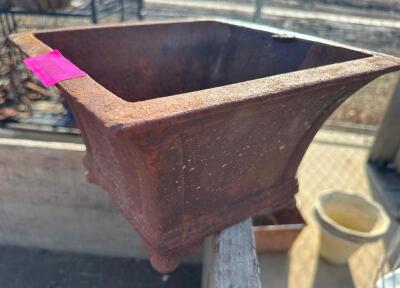 OLD HEAVY IRON PLANTER