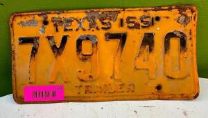 (2) VINTAGE TEXAS LICENSE PLATES