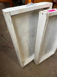 (2) WHITE SHABBY WOODY TRAYS