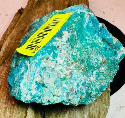 SPECIMEN MALECITE LARGE CHUCK