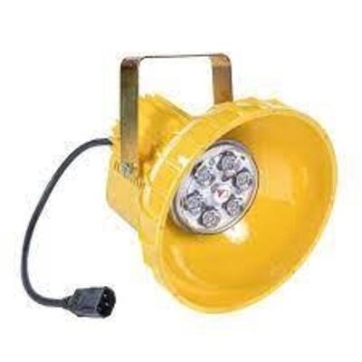 DESCRIPTION: (1) DOCK LOADING LIGHT WITH INTEGRATED LED BRAND/MODEL: IDEAL WAREHOUSE #PL1HEAD INFORMATION: YELLOW RETAIL$: $445.15 EA SIZE: 120 VAC, 6