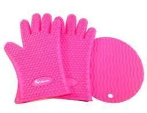 DESCRIPTION: (3) COOKING GLOVES BRAND/MODEL: CHEF'S NECESSITIES INFORMATION: PINK AND GREEN RETAIL$: $12.00 EA QTY: 3