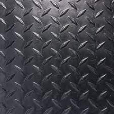 DESCRIPTION: (1) ROLL OF DIAMOND TREAD RUBBER MATBRAND/MODEL: RUBBER CALINFORMATION: BLACKRETAIL$: $247.00 EASIZE: 24" x 60'MIN 1