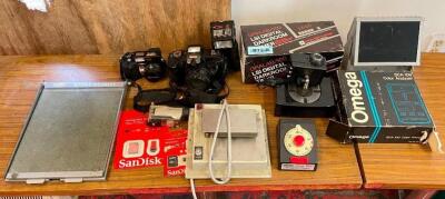 ASSORTED PHOTOGRAPHY ACCESSORIES, CAMERAS, MEMORY CARDS