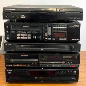 (5) ENTERTAINMENT SYSTEM MULTI-MEDIA SETS