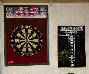 PROFESSIONAL DARTBOARD WITH HOTSHOTS SCORE KEEPER