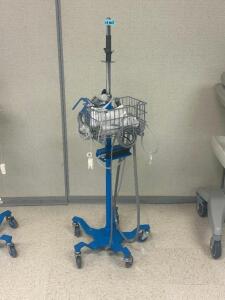 DESCRIPTION: PROCARE AUSCULTATORY 400 PATIENT MONITOR WITH V1000 ROLLING STAND - RETIRED BRAND / MODEL: GE RETAIL PRICE: $1,300.00 ADDITIONAL INFORMAT