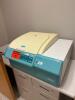 DESCRIPTION: ROTANTA 460R - 20C REFRIGERATED HIGH CAPACITY BENCHTOP CENTRIFUGE BRAND / MODEL: HETTICH RETAIL PRICE: $6,500.00 ADDITIONAL INFORMATION: - 2